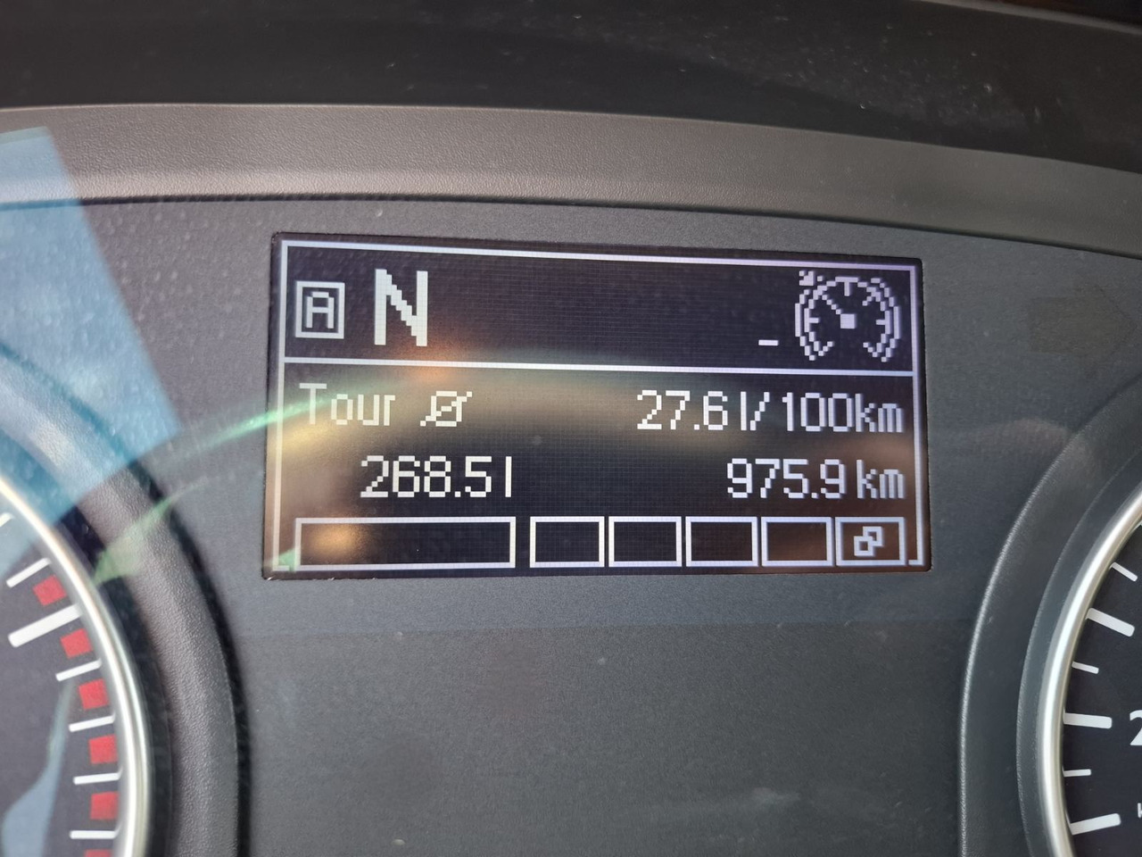 Xe tải thùng mui bạt MAN TGX 26.440 E5: hình 25