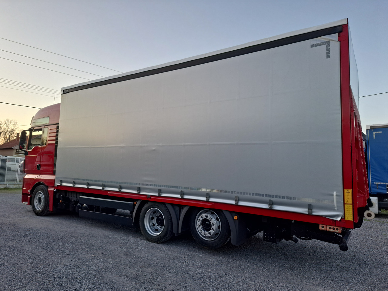 Xe tải thùng mui bạt MAN TGX 26.440 E6 + SCHMITZ: hình 37 Xe tải thùng mui bạt MAN TGX 26.440 E6 + SCHMITZ: hình 37