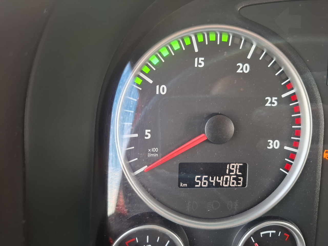 Xe tải thùng mui bạt MAN TGX 26.440 E6 + SCHMITZ: hình 14 Xe tải thùng mui bạt MAN TGX 26.440 E6 + SCHMITZ: hình 14