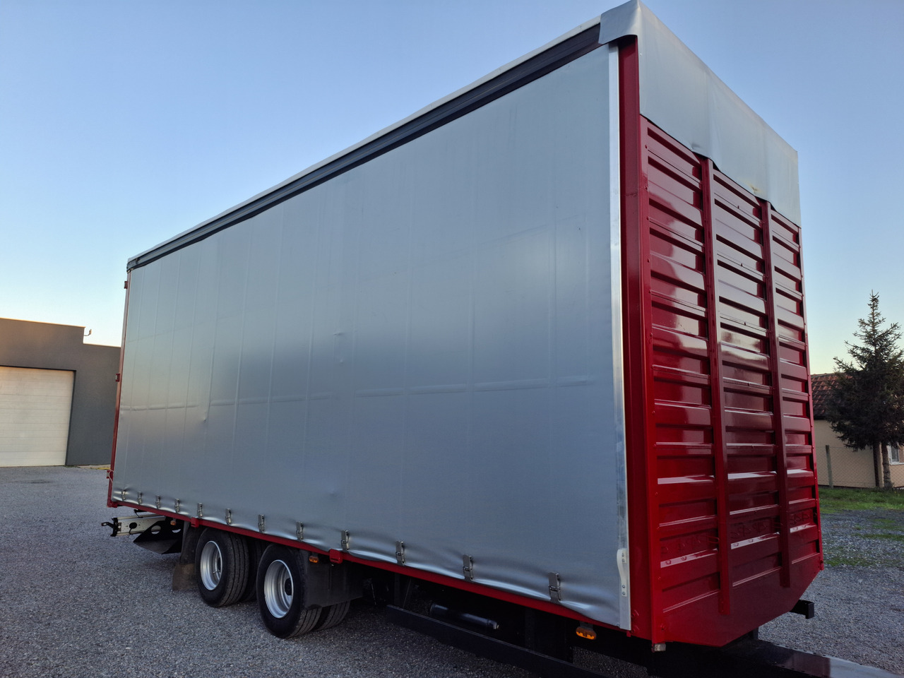 Xe tải thùng mui bạt MAN TGX 26.440 E6 + SCHMITZ: hình 29 Xe tải thùng mui bạt MAN TGX 26.440 E6 + SCHMITZ: hình 29