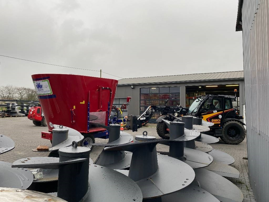 Xe trộn thức ăn gia súc Strautmann Verti Mix: hình 12 Xe trộn thức ăn gia súc Strautmann Verti Mix: hình 12