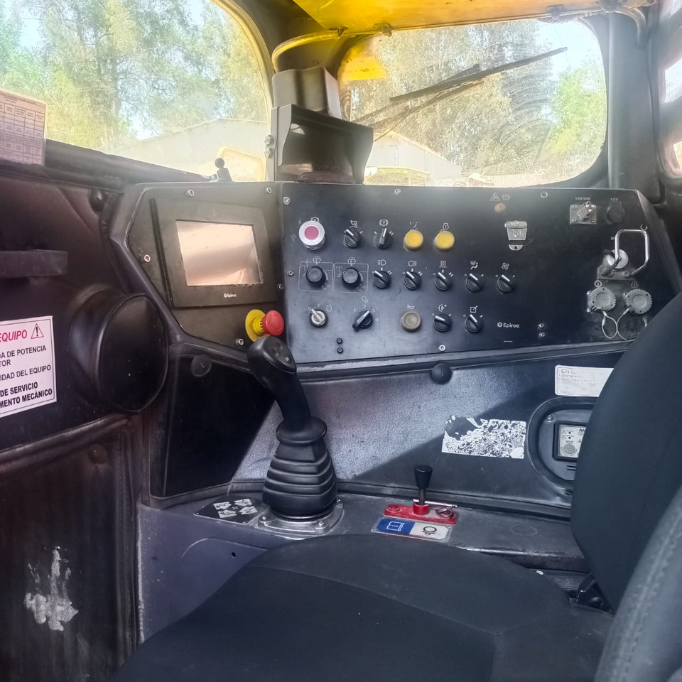 EPIROC ST1030 - Máy xúc lật bánh lốp: hình 3 EPIROC ST1030 - Máy xúc lật bánh lốp: hình 3