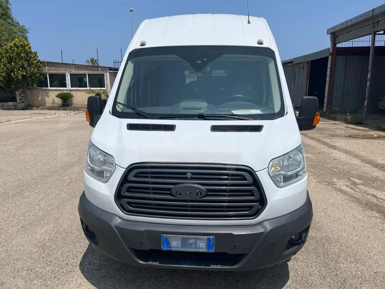 Ford Transit - Xe bus mini, Xe van chở khách: hình 2 Ford Transit - Xe bus mini, Xe van chở khách: hình 2