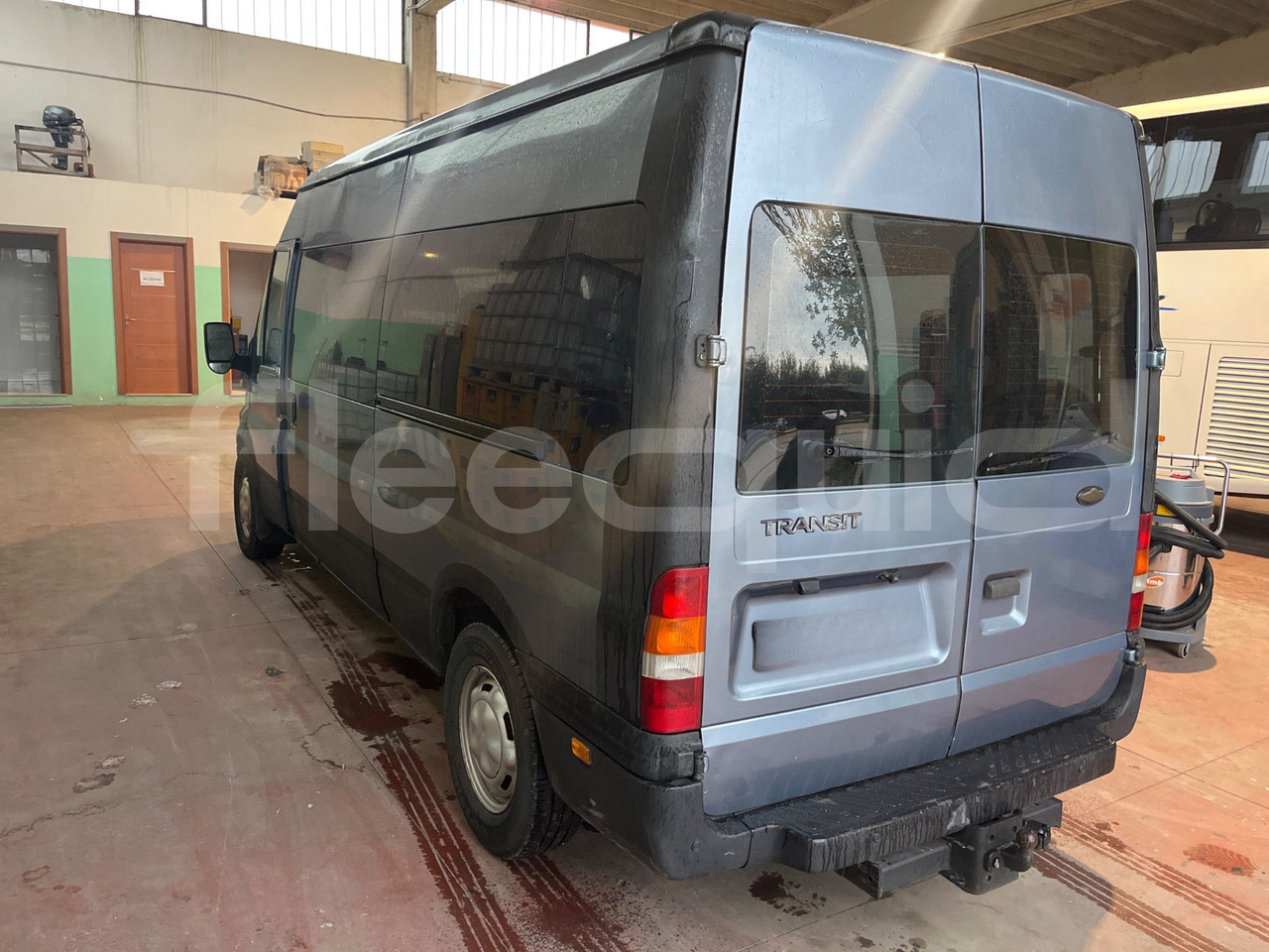 Ford Transit - Xe bus mini, Xe van chở khách: hình 5 Ford Transit - Xe bus mini, Xe van chở khách: hình 5