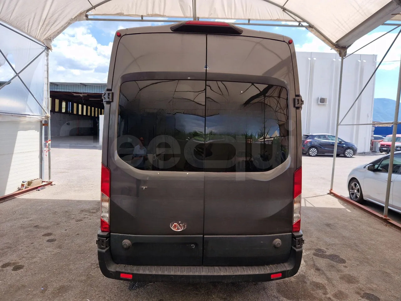 Ford Transit - Xe bus ngoại ô: hình 5 Ford Transit - Xe bus ngoại ô: hình 5