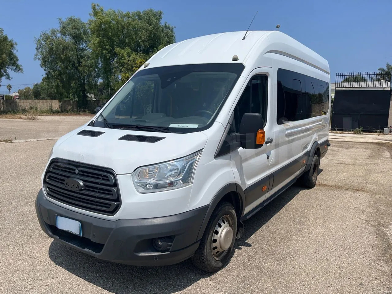 Ford Transit - Xe bus mini, Xe van chở khách: hình 4 Ford Transit - Xe bus mini, Xe van chở khách: hình 4