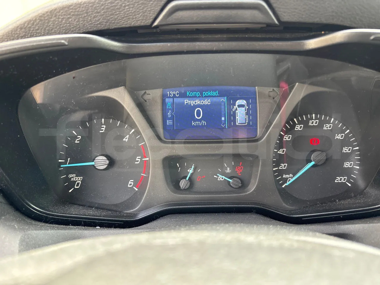 Ford Transit - Xe bus ngoại ô: hình 3 Ford Transit - Xe bus ngoại ô: hình 3