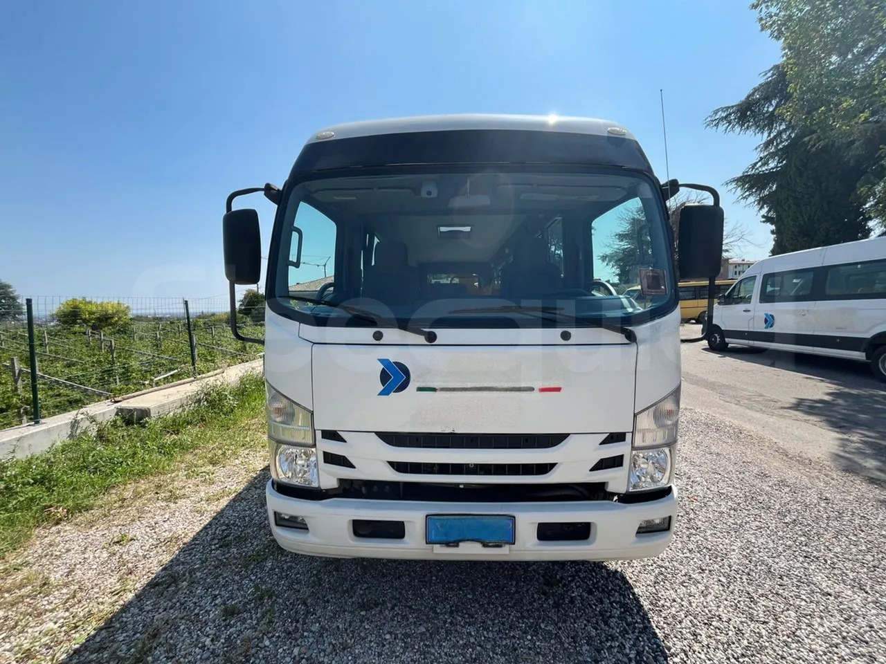 Isuzu P65 - Xe buýt trường học: hình 2 Isuzu P65 - Xe buýt trường học: hình 2