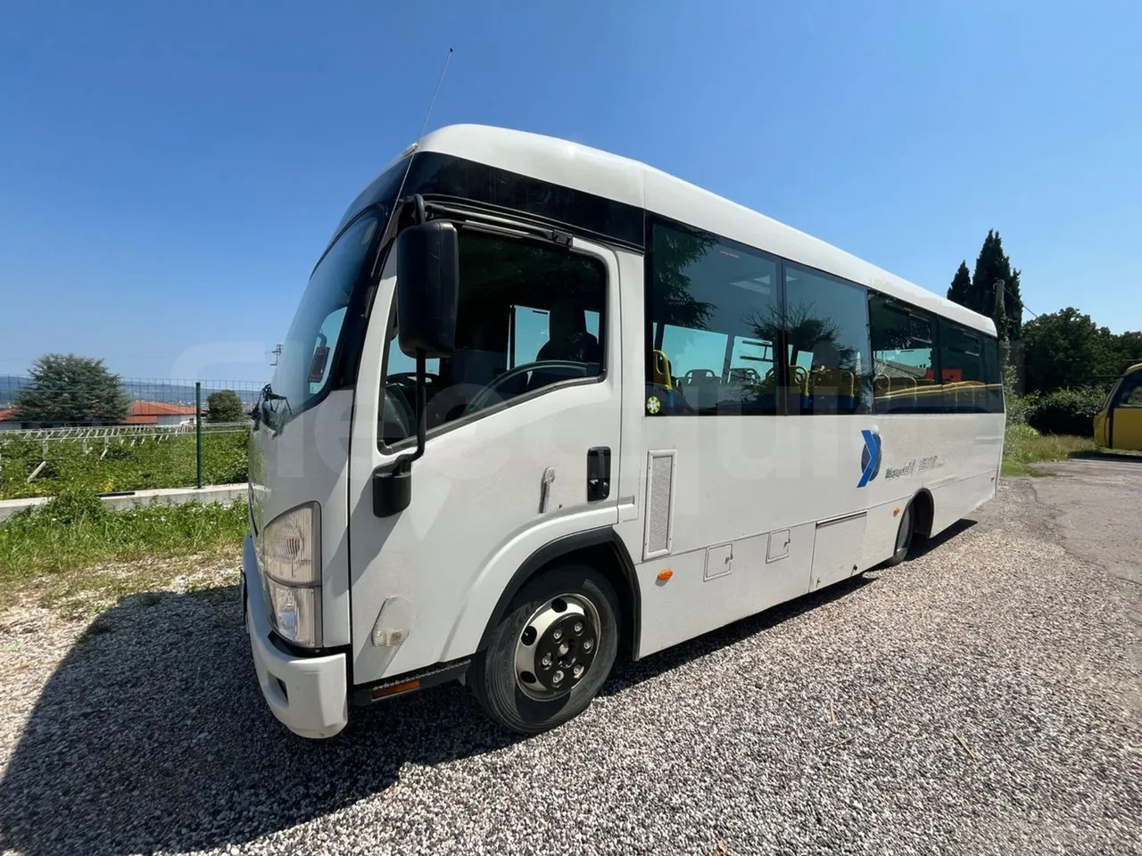 Isuzu P65 - Xe buýt trường học: hình 4 Isuzu P65 - Xe buýt trường học: hình 4