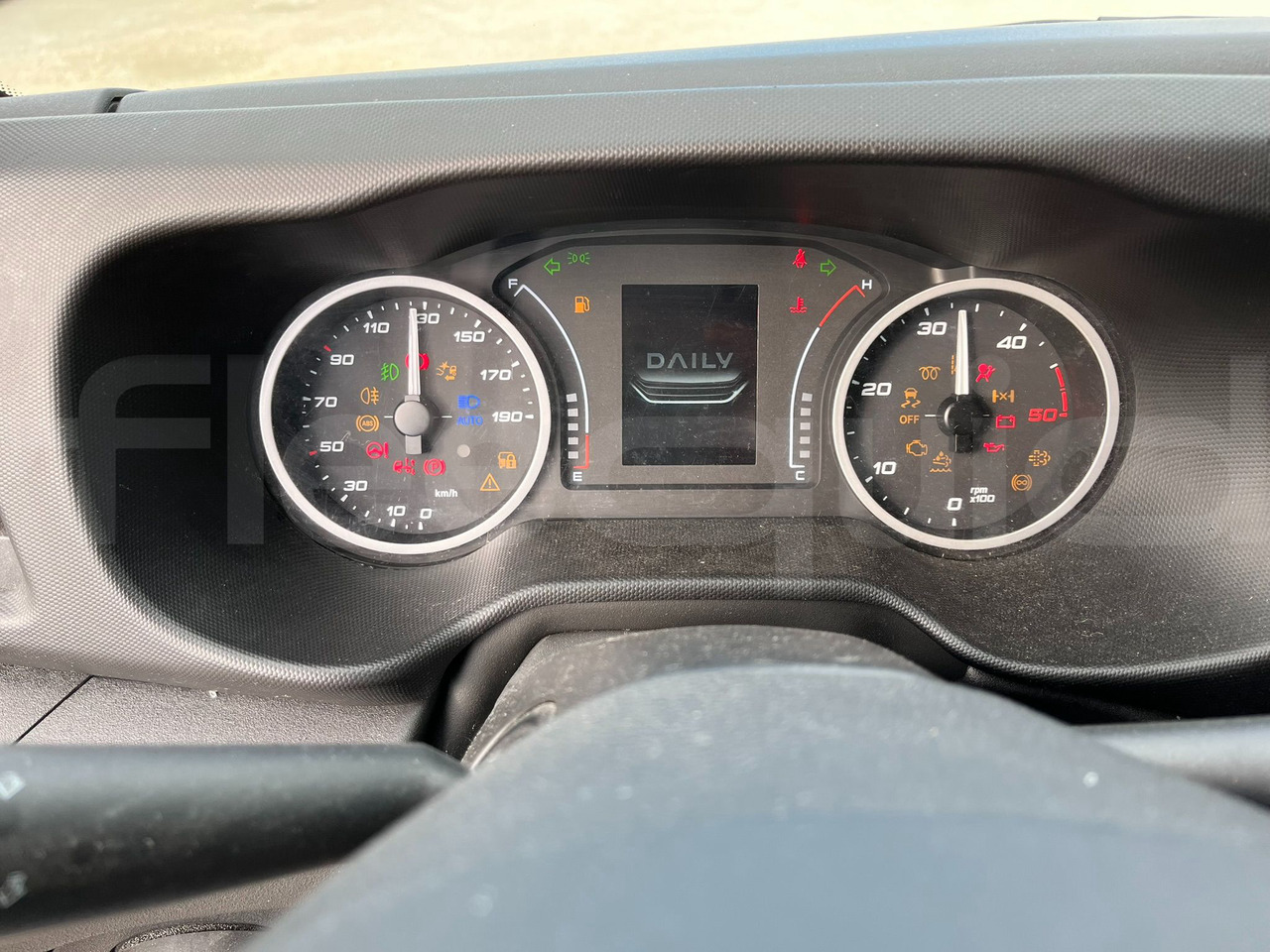 Xe bus ngoại ô Iveco Daily: hình 18