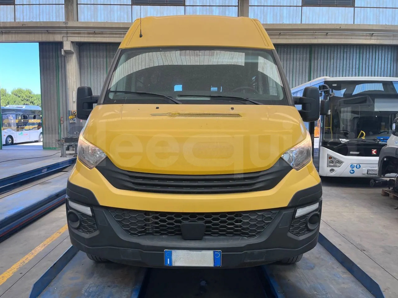 Iveco Daily - Xe buýt trường học: hình 2 Iveco Daily - Xe buýt trường học: hình 2