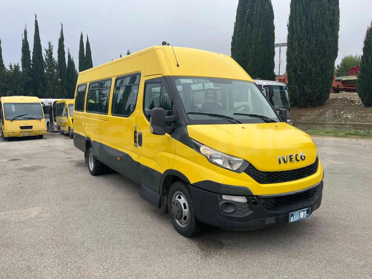 Iveco Daily - Xe bus mini, Xe van chở khách: hình 1 Iveco Daily - Xe bus mini, Xe van chở khách: hình 1