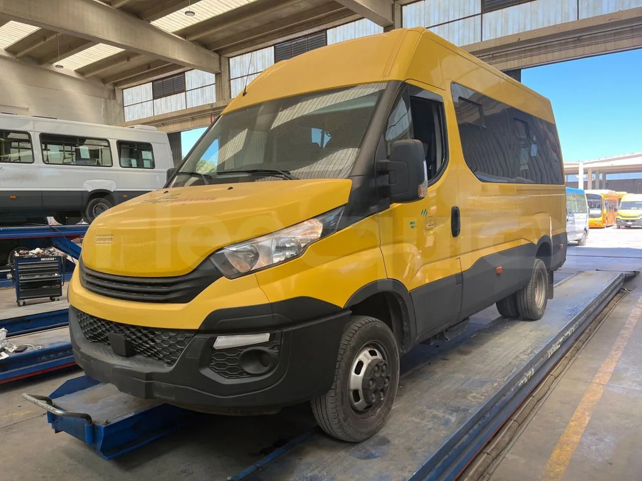 Iveco Daily - Xe buýt trường học: hình 4 Iveco Daily - Xe buýt trường học: hình 4