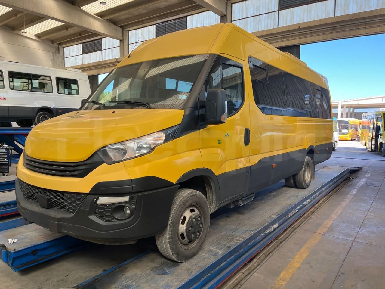Iveco Daily - Xe buýt trường học: hình 4 Iveco Daily - Xe buýt trường học: hình 4
