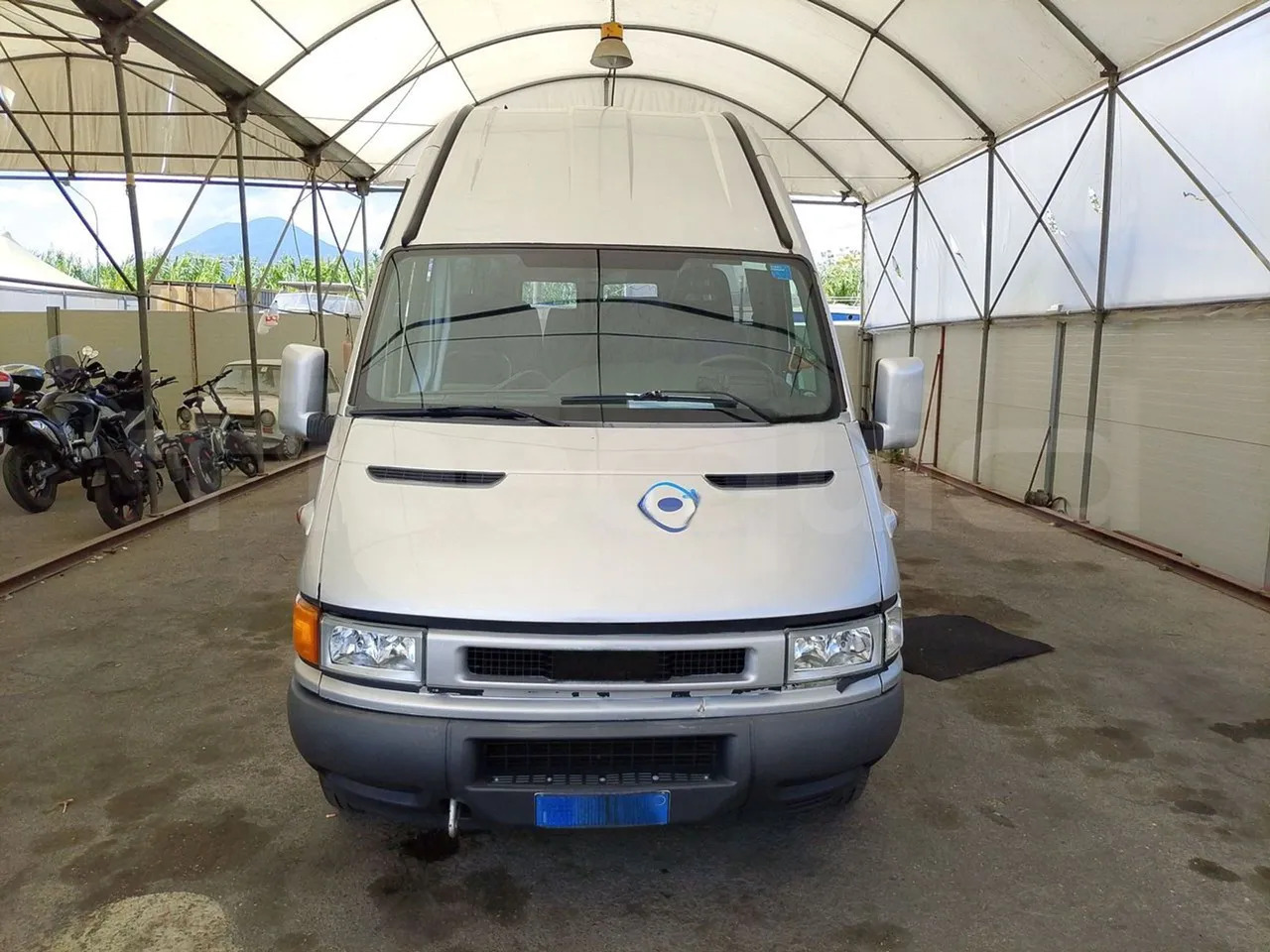 Iveco Daily - Xe bus ngoại ô: hình 2 Iveco Daily - Xe bus ngoại ô: hình 2