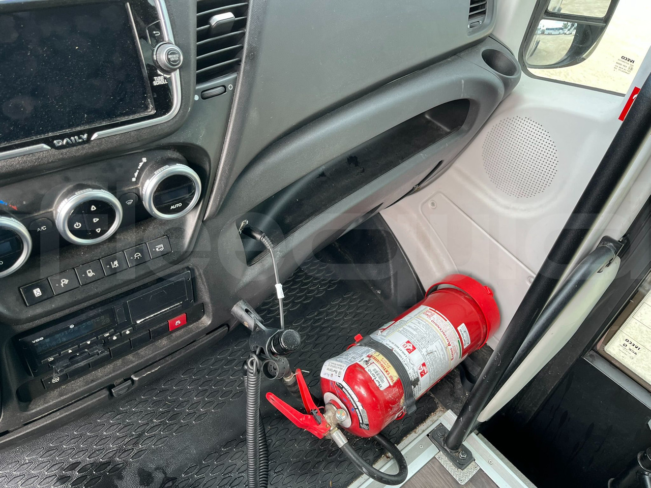 Xe bus ngoại ô Iveco Daily: hình 15