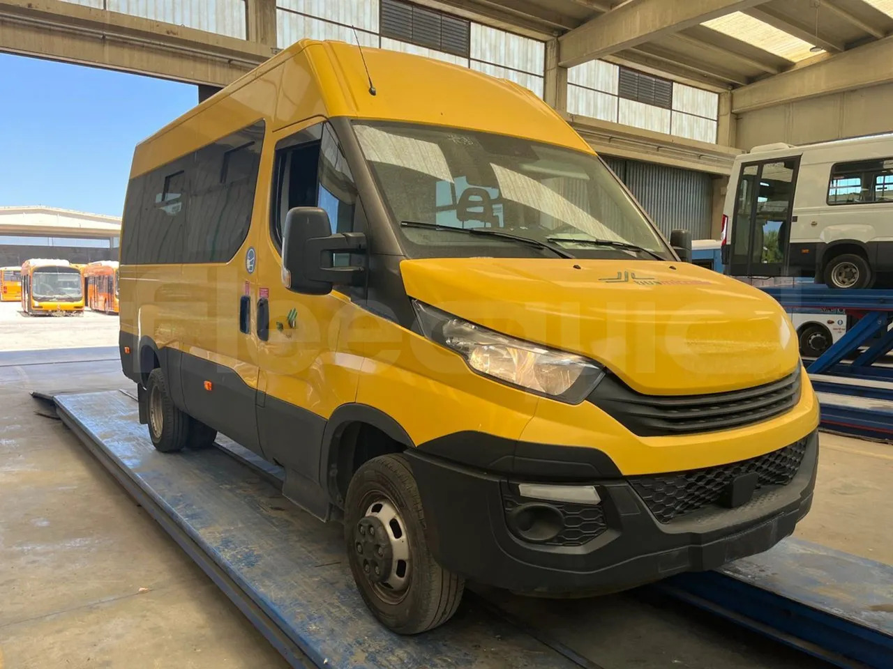 Iveco Daily - Xe buýt trường học: hình 1 Iveco Daily - Xe buýt trường học: hình 1