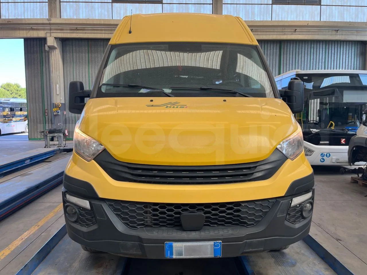 Iveco Daily - Xe buýt trường học: hình 2 Iveco Daily - Xe buýt trường học: hình 2