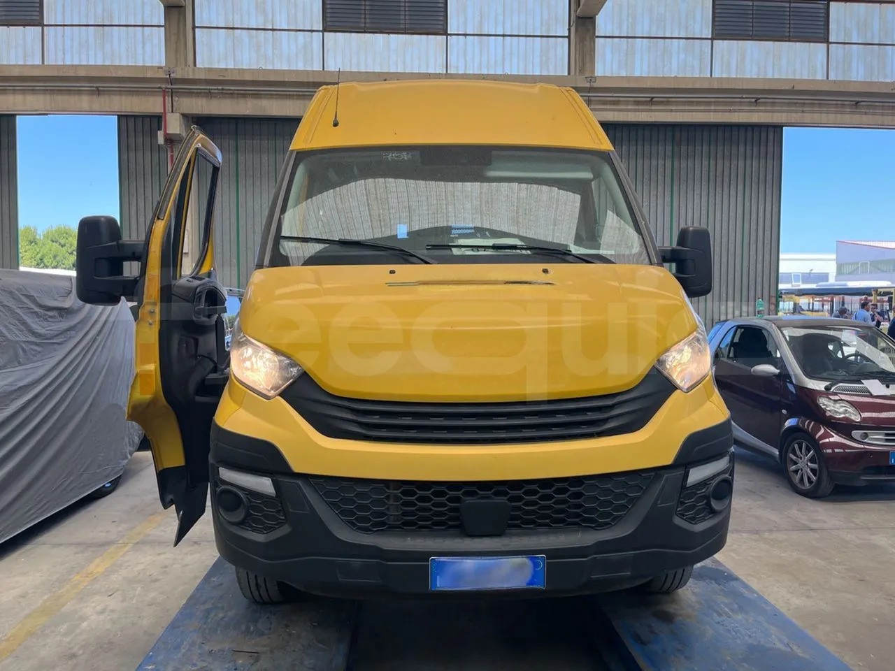 Iveco Daily - Xe buýt trường học: hình 2 Iveco Daily - Xe buýt trường học: hình 2