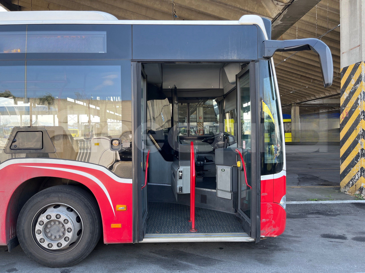 Xe bus đô thị Mercedes-Benz Citaro: hình 13