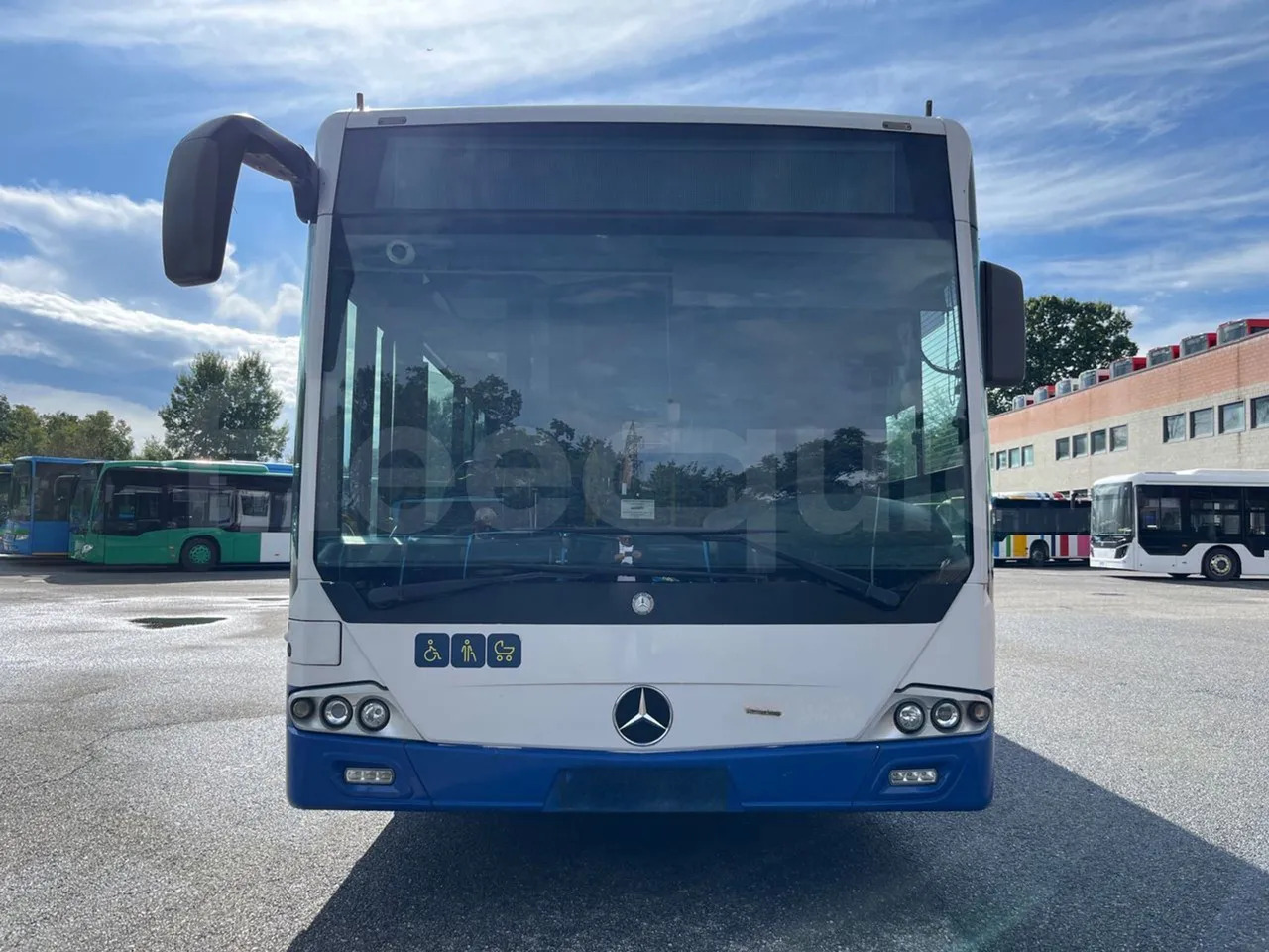 Mercedes-Benz Conecto - Xe bus đô thị: hình 2 Mercedes-Benz Conecto - Xe bus đô thị: hình 2