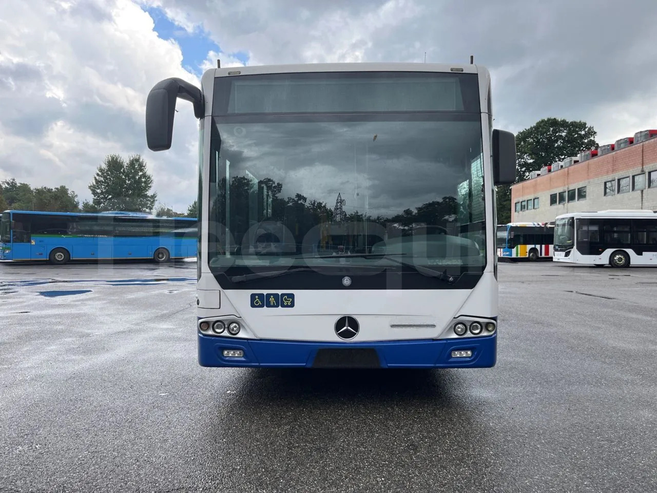 Mercedes-Benz Conecto - Xe bus đô thị: hình 2 Mercedes-Benz Conecto - Xe bus đô thị: hình 2