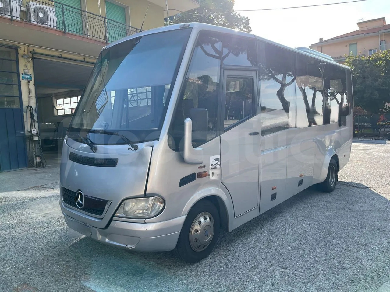 Mercedes-Benz Ibis - Xe bus ngoại ô: hình 4 Mercedes-Benz Ibis - Xe bus ngoại ô: hình 4