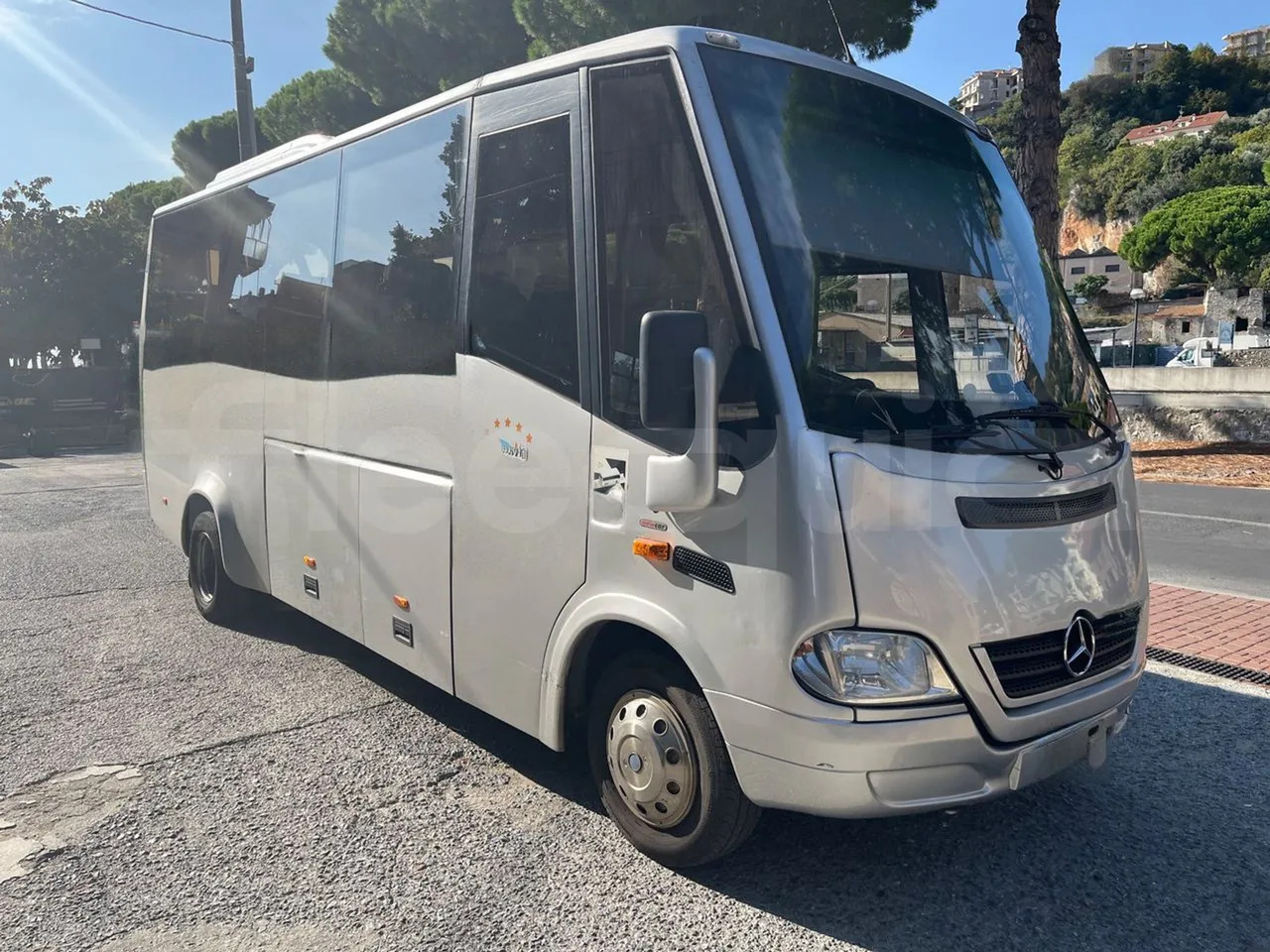 Mercedes-Benz Ibis - Xe bus ngoại ô: hình 1 Mercedes-Benz Ibis - Xe bus ngoại ô: hình 1