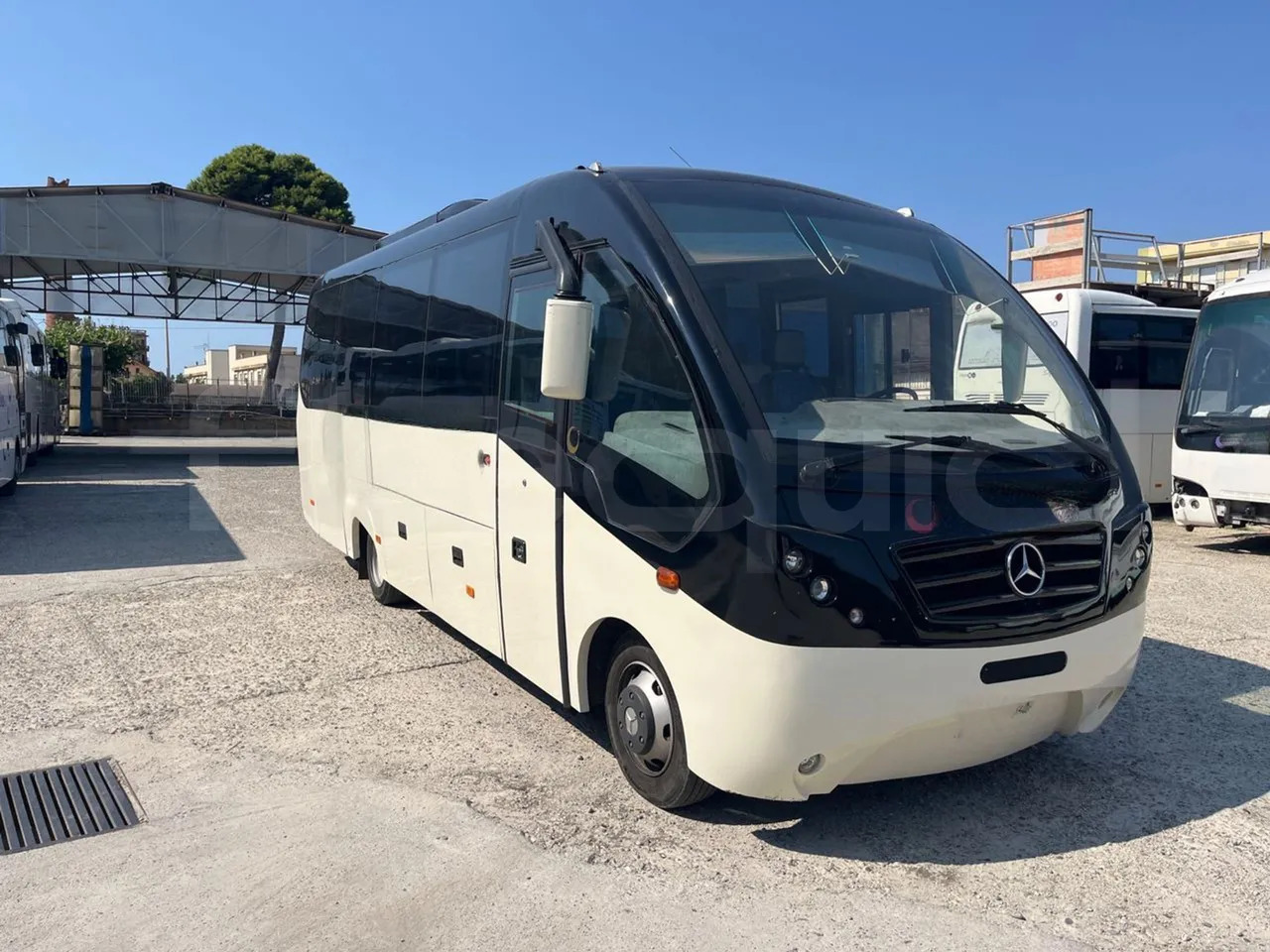 Mercedes-Benz MB 818 S - Xe đò: hình 1 Mercedes-Benz MB 818 S - Xe đò: hình 1