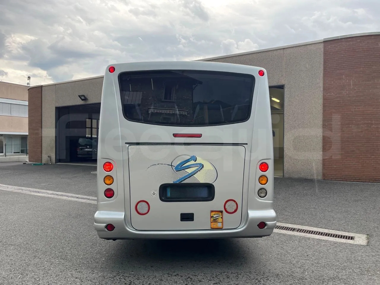 Mercedes-Benz MB 818 S - Xe đò: hình 5 Mercedes-Benz MB 818 S - Xe đò: hình 5