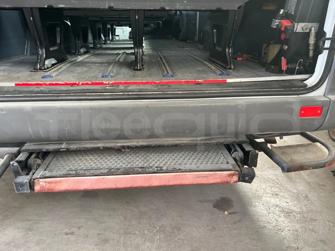 Xe bus mini, Xe van chở khách Mercedes-Benz Sprinter: hình 7