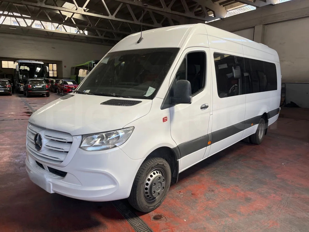 Mercedes-Benz Sprinter - Xe bus mini, Xe van chở khách: hình 4 Mercedes-Benz Sprinter - Xe bus mini, Xe van chở khách: hình 4