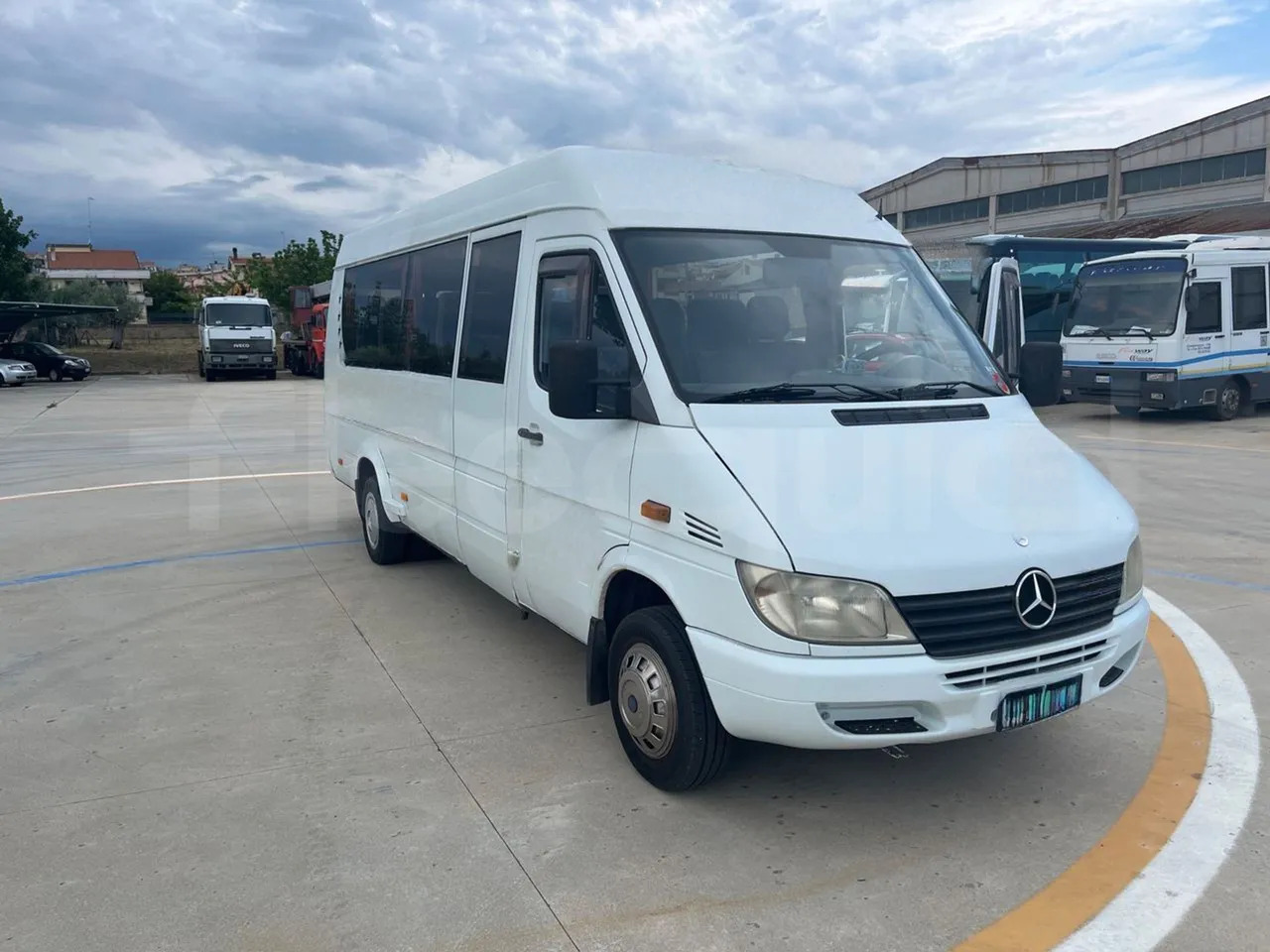 Mercedes-Benz Sprinter - Xe bus mini, Xe van chở khách: hình 1 Mercedes-Benz Sprinter - Xe bus mini, Xe van chở khách: hình 1
