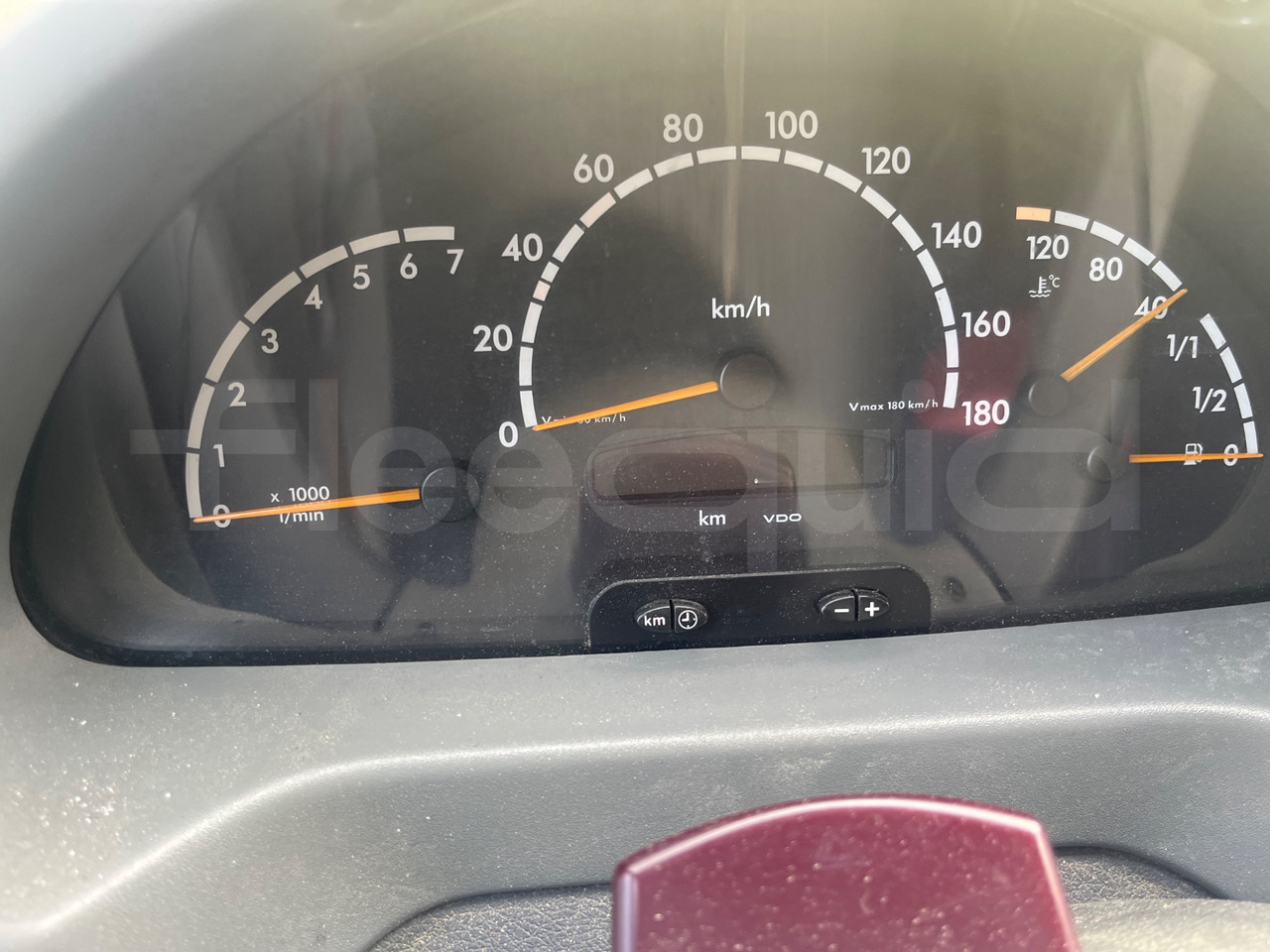 Mercedes-Benz Sprinter - Xe buýt trường học: hình 3 Mercedes-Benz Sprinter - Xe buýt trường học: hình 3