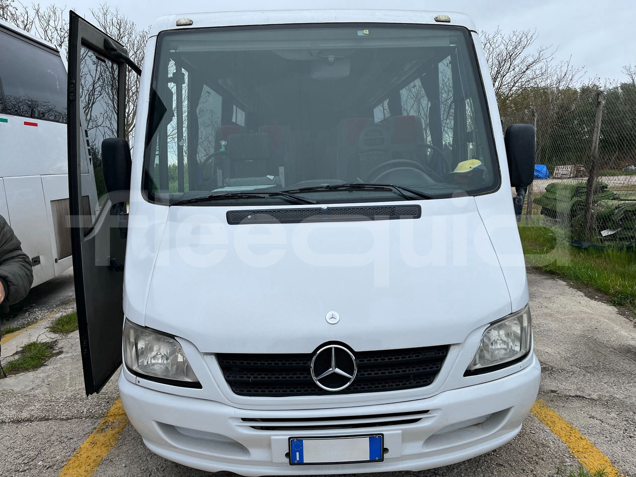 Mercedes-Benz Sprinter - Xe bus mini, Xe van chở khách: hình 1 Mercedes-Benz Sprinter - Xe bus mini, Xe van chở khách: hình 1