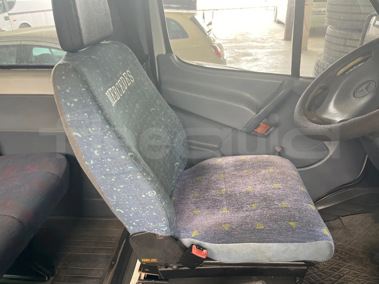 Xe bus mini, Xe van chở khách Mercedes-Benz Sprinter: hình 8