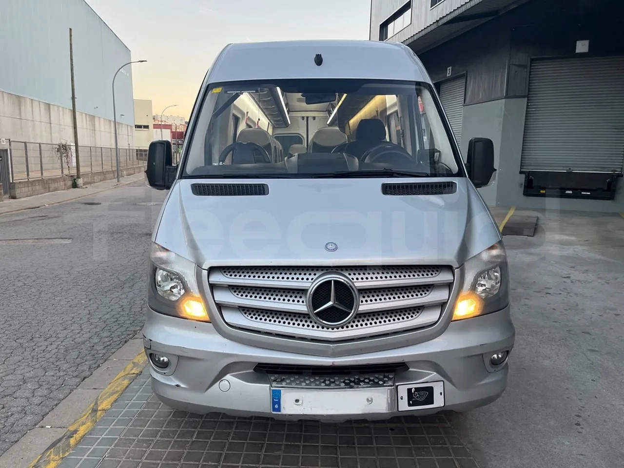 Mercedes-Benz Sprinter - Xe đò: hình 2 Mercedes-Benz Sprinter - Xe đò: hình 2
