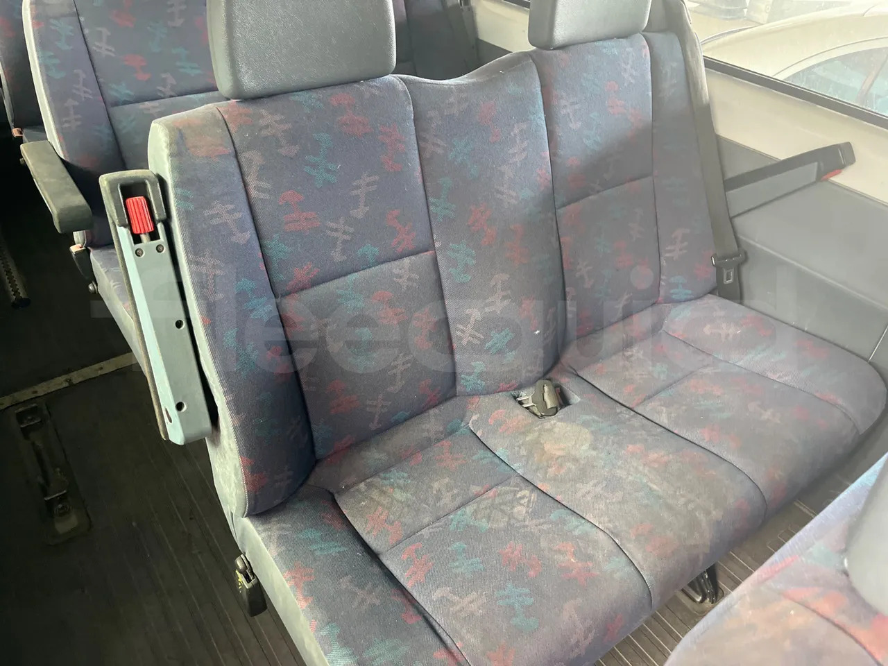 Xe bus mini, Xe van chở khách Mercedes-Benz Sprinter: hình 16