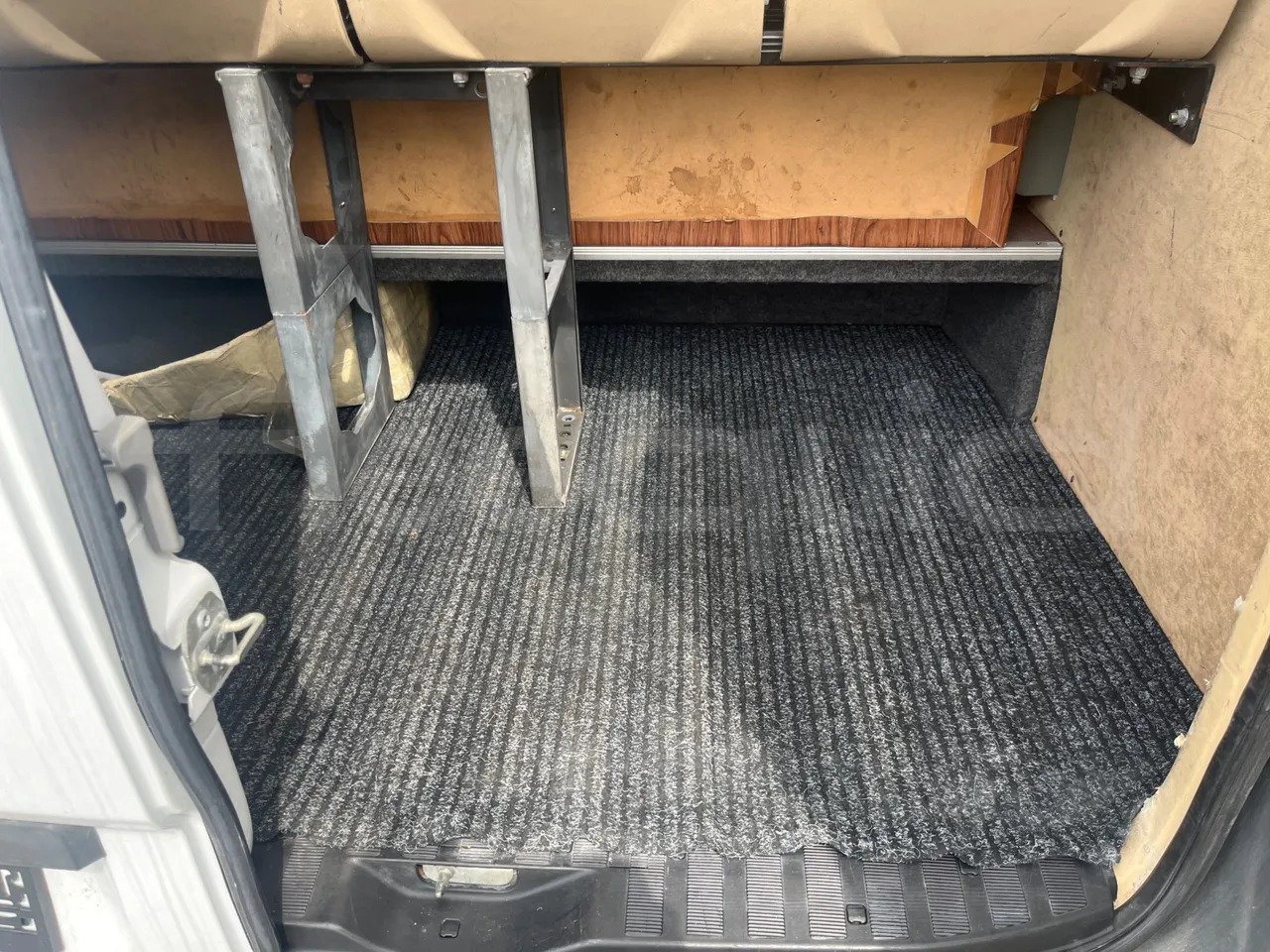 Mercedes-Benz Sprinter - Xe đò: hình 5 Mercedes-Benz Sprinter - Xe đò: hình 5