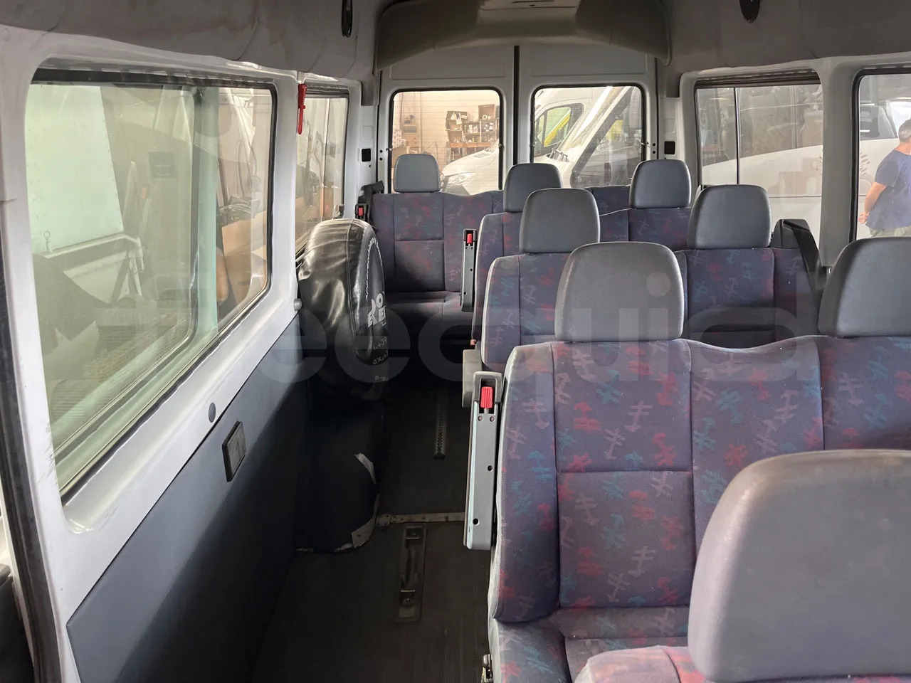 Xe bus mini, Xe van chở khách Mercedes-Benz Sprinter: hình 12