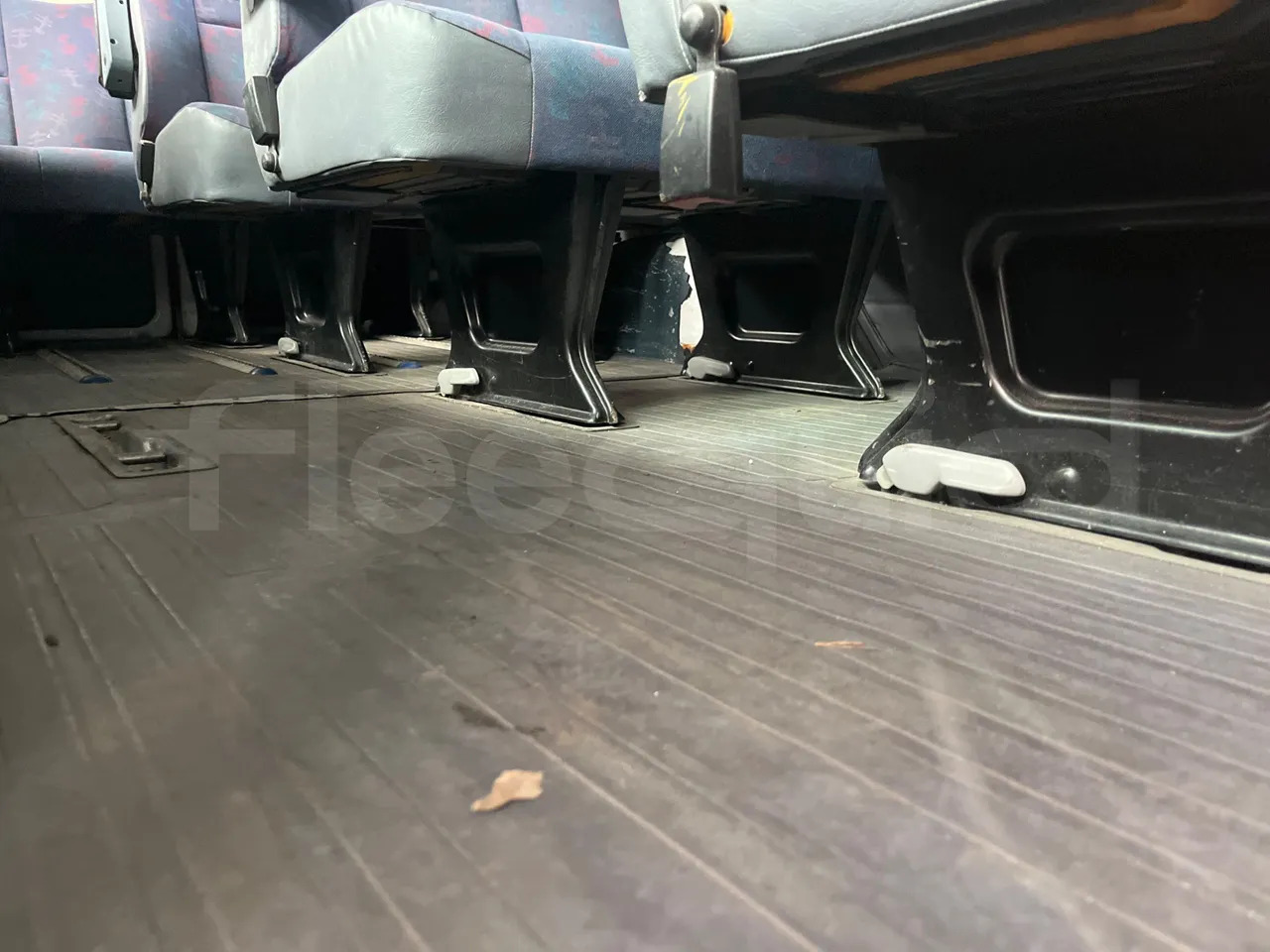 Xe bus mini, Xe van chở khách Mercedes-Benz Sprinter: hình 18