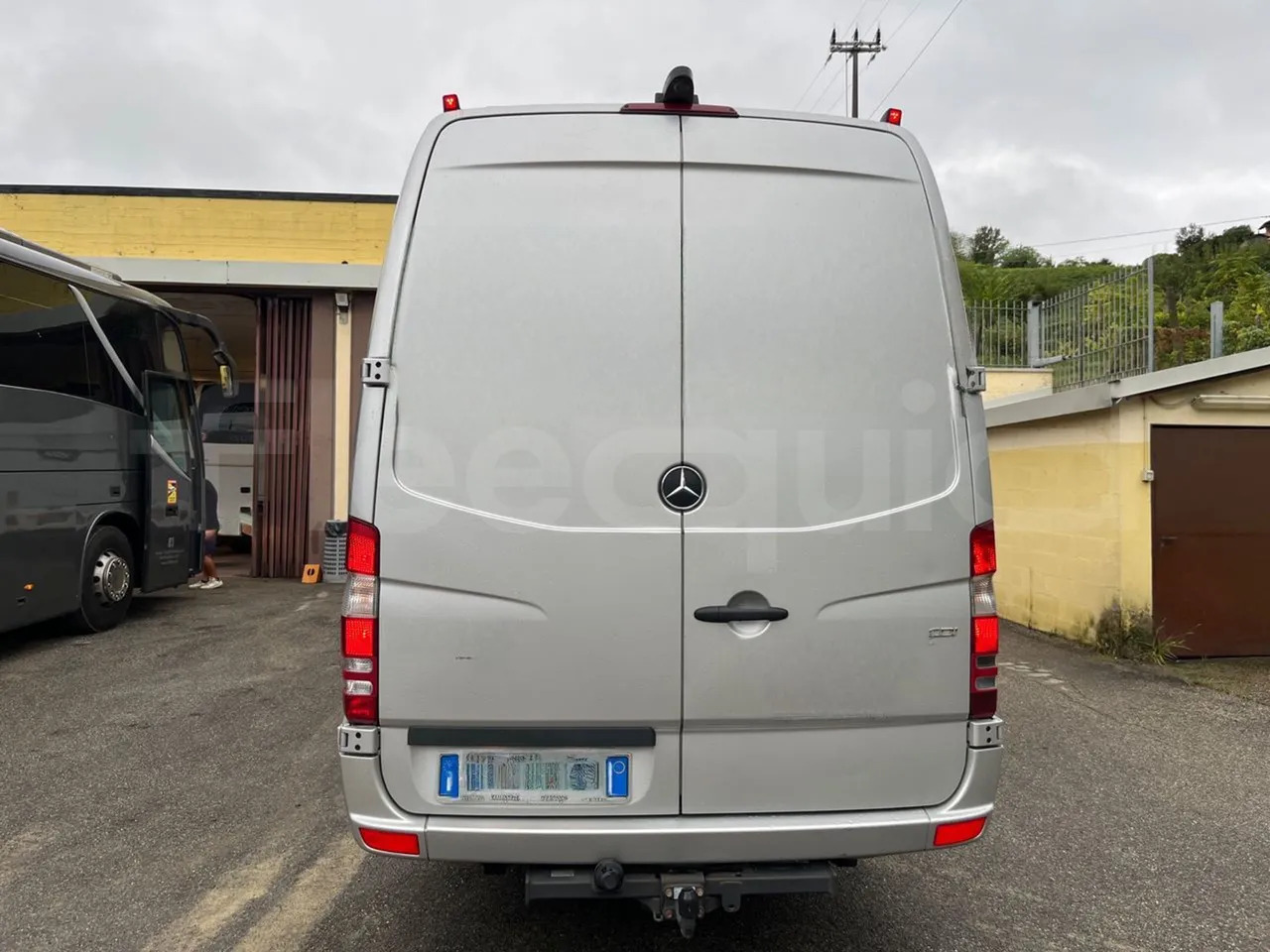 Mercedes-Benz Sprinter - Xe bus ngoại ô: hình 5 Mercedes-Benz Sprinter - Xe bus ngoại ô: hình 5