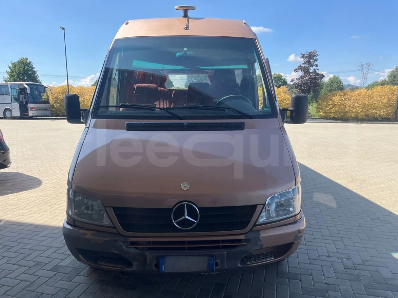 Mercedes-Benz Sprinter - Xe bus ngoại ô: hình 2 Mercedes-Benz Sprinter - Xe bus ngoại ô: hình 2