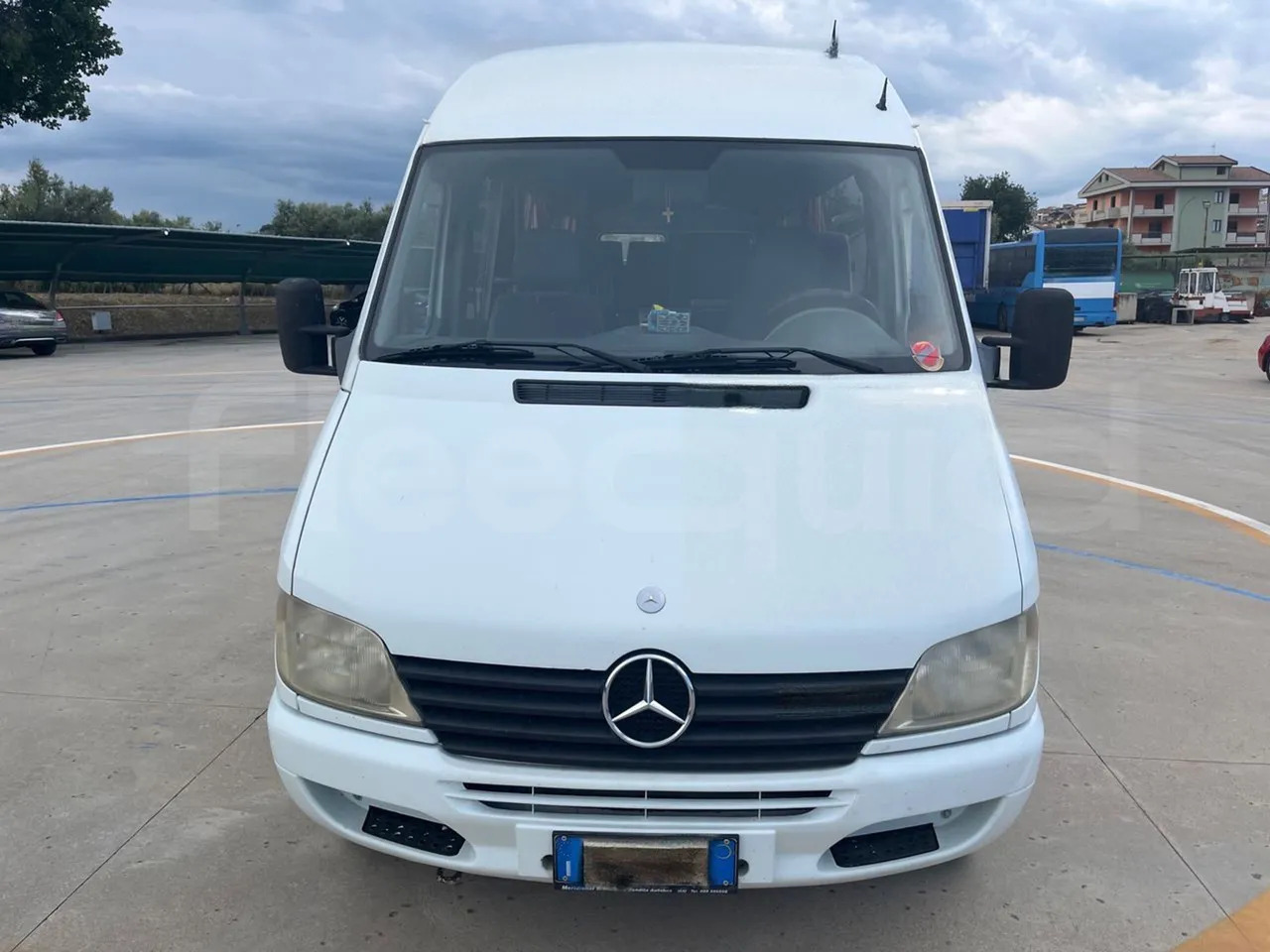 Mercedes-Benz Sprinter - Xe bus mini, Xe van chở khách: hình 2 Mercedes-Benz Sprinter - Xe bus mini, Xe van chở khách: hình 2