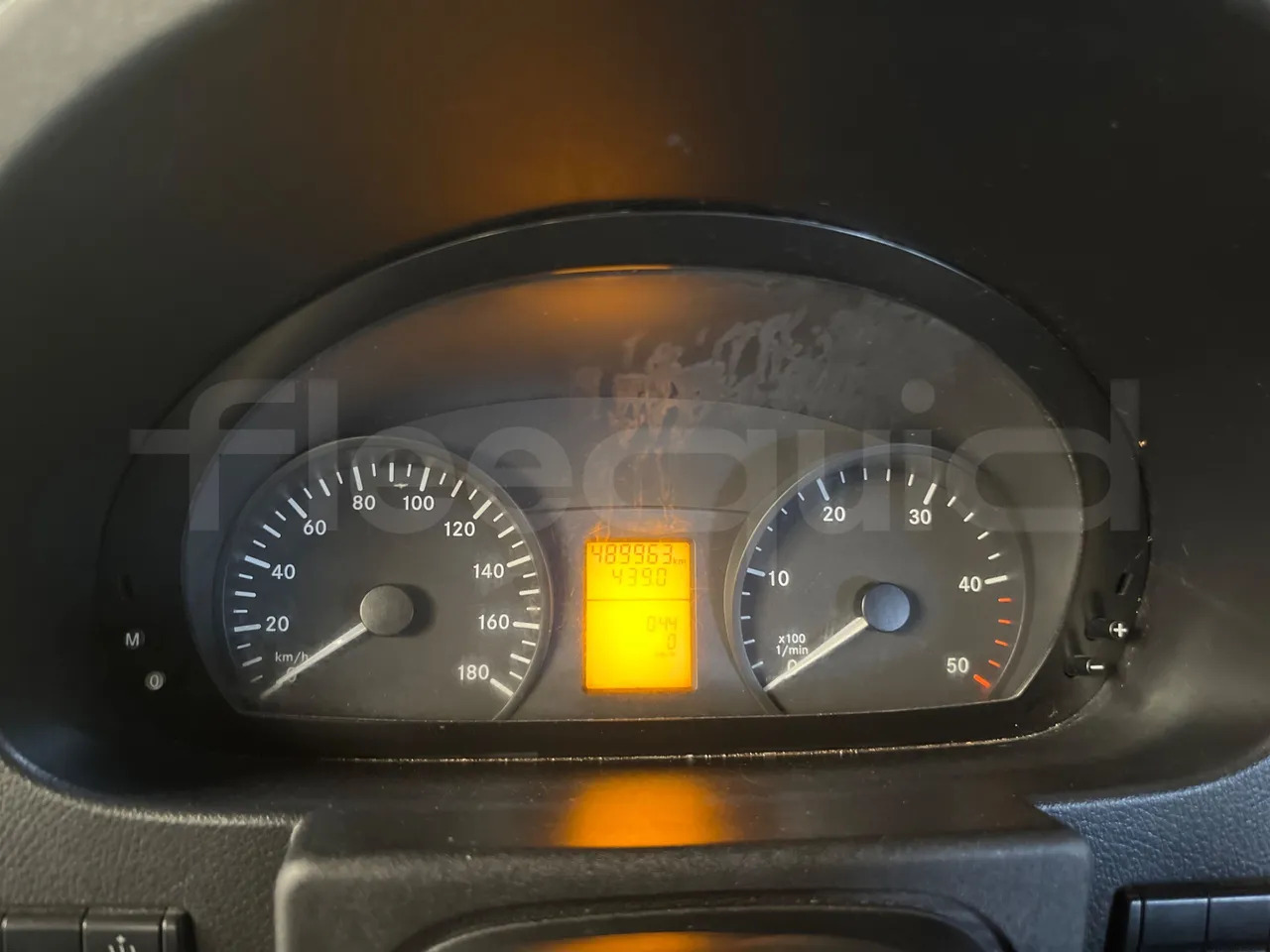 Mercedes-Benz Sprinter - Xe bus ngoại ô: hình 3 Mercedes-Benz Sprinter - Xe bus ngoại ô: hình 3