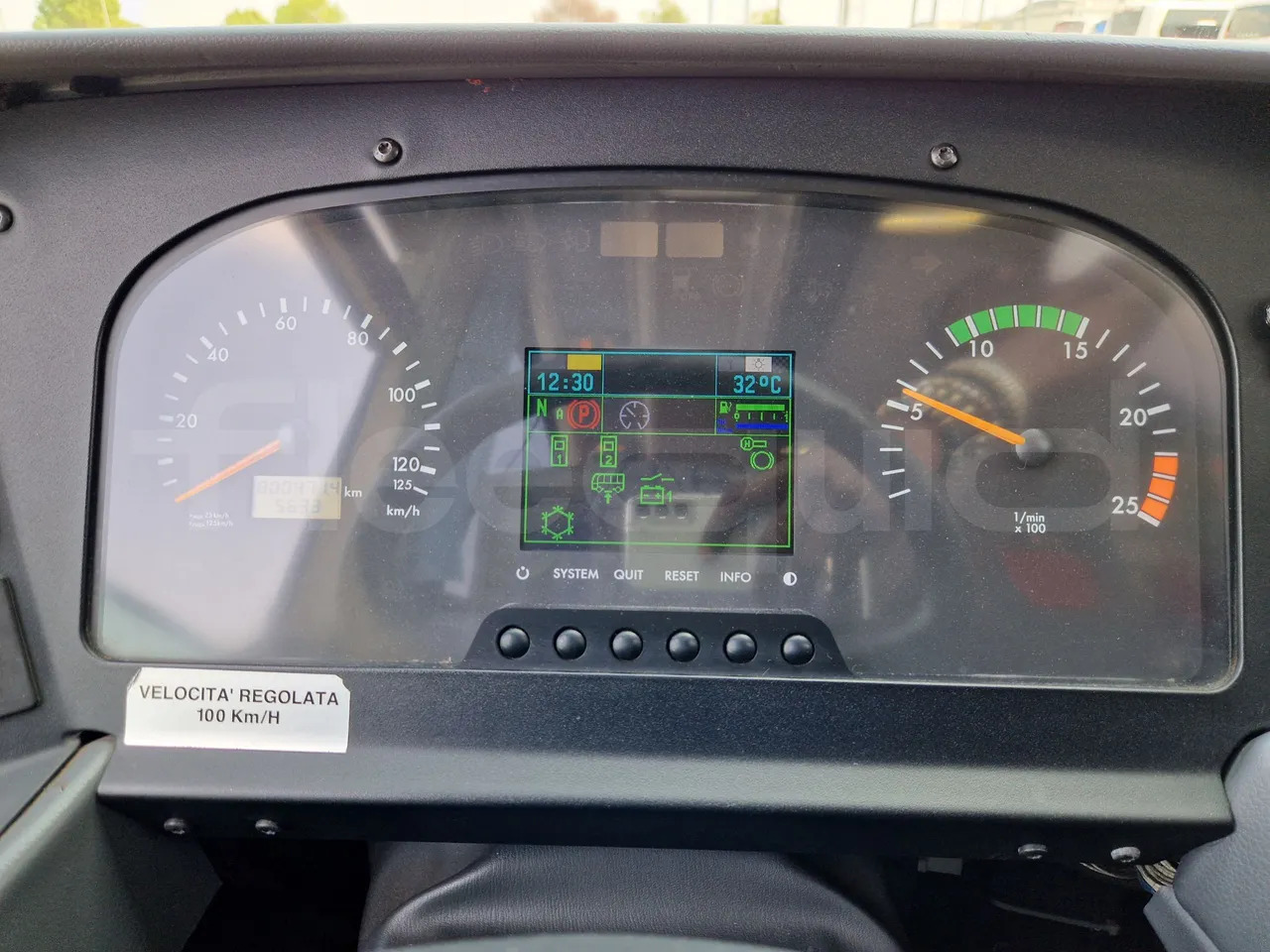 Mercedes-Benz Tourismo - Xe đò: hình 3 Mercedes-Benz Tourismo - Xe đò: hình 3