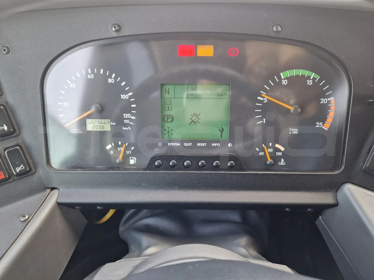 Mercedes-Benz Tourismo - Xe đò: hình 3 Mercedes-Benz Tourismo - Xe đò: hình 3