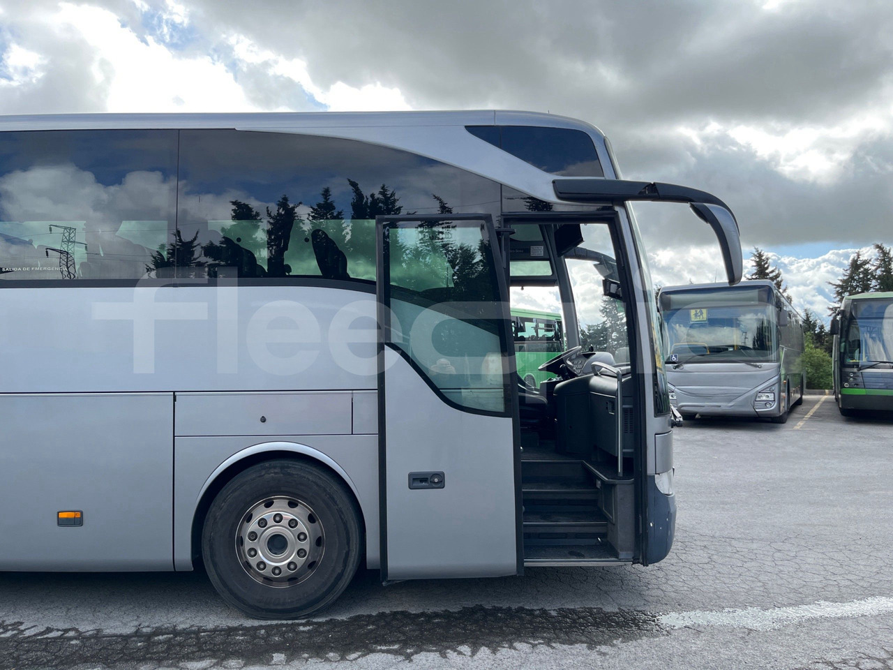 Xe đò Mercedes-Benz Tourismo: hình 15