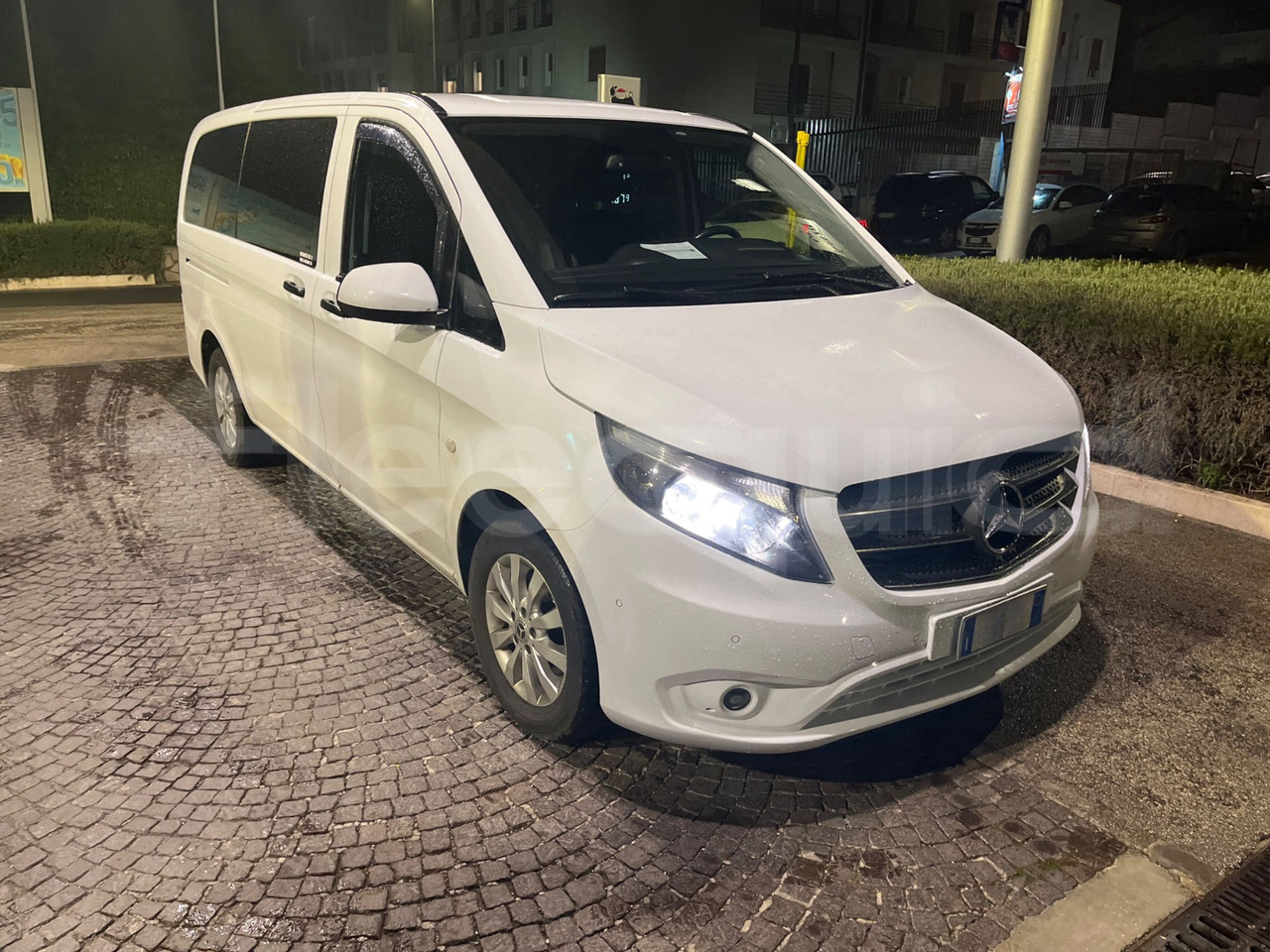 Mercedes-Benz Vito Tourer - Xe đò: hình 1 Mercedes-Benz Vito Tourer - Xe đò: hình 1