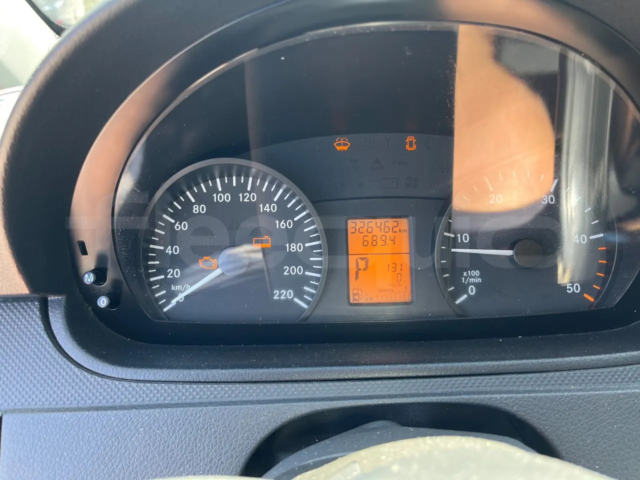 Mercedes-Benz Vito - Xe bus ngoại ô: hình 3 Mercedes-Benz Vito - Xe bus ngoại ô: hình 3